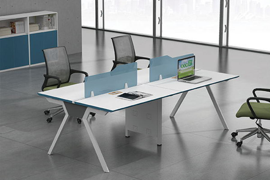 員工(gōng)卡位桌